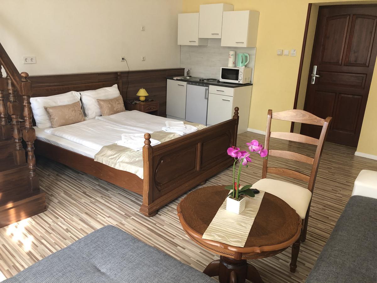 Mosoly Apartman Segedin Dış mekan fotoğraf