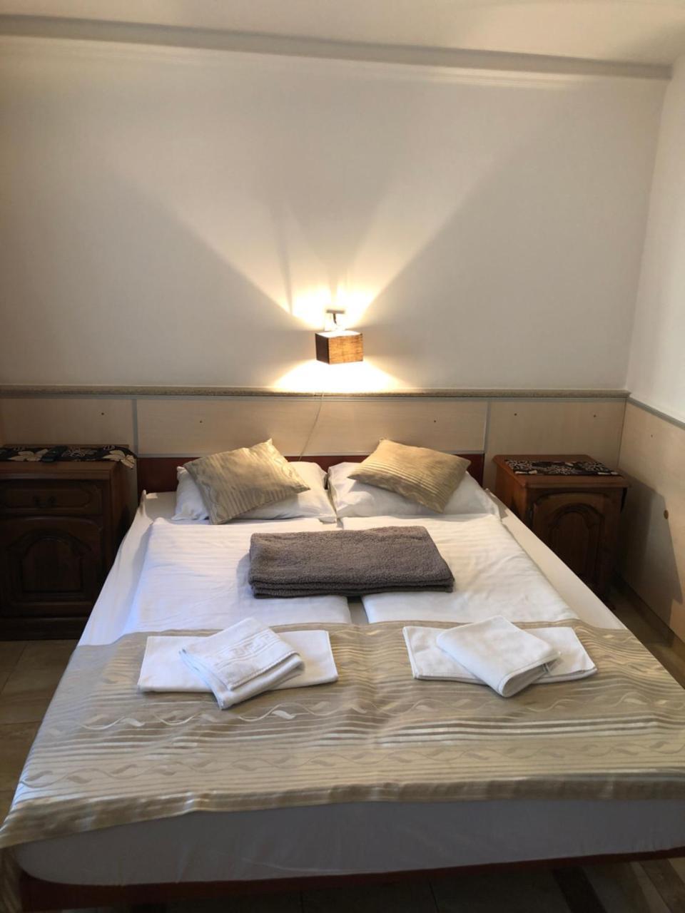 Mosoly Apartman Segedin Dış mekan fotoğraf